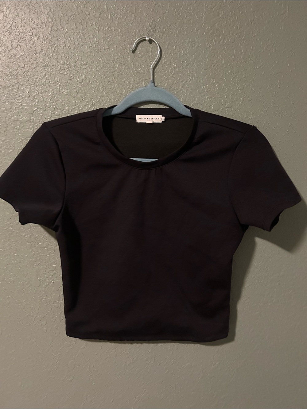 Black Good American crop top in a size 1 #goodamerican #basics
